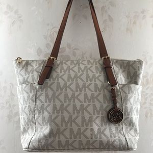 Michael Kors Tote in “vanilla”